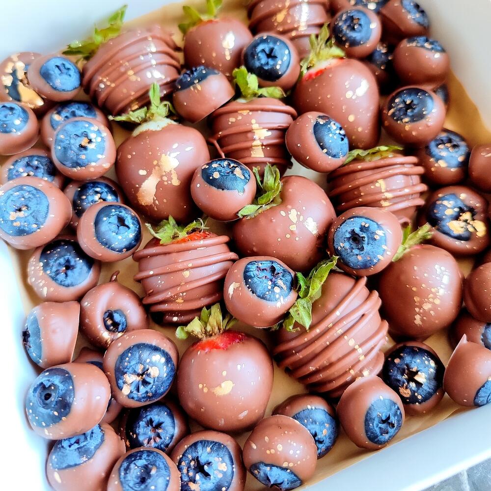 Голубика+клубника в шоколаде+ + подарок от Vivienne Sabo — румяна MACARON — фото 4