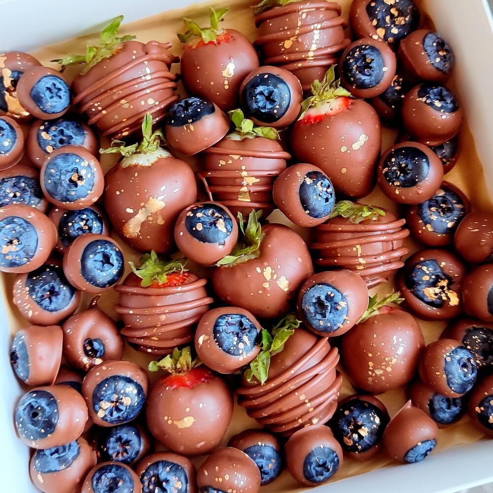 Голубика+клубника в шоколаде+ + подарок от Vivienne Sabo — румяна MACARON — фото 5
