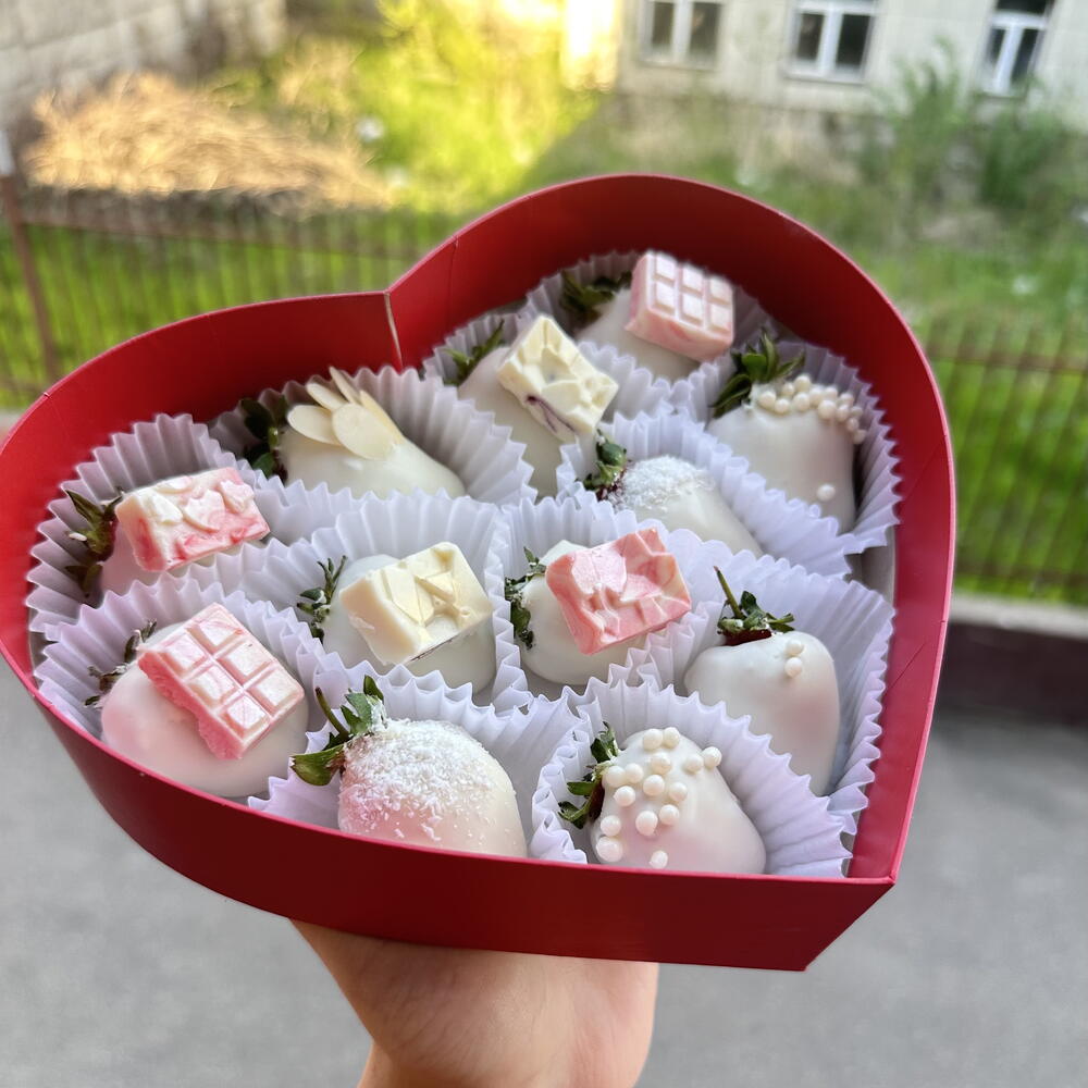 Набор клубники в шоколаде «Sweet hurt» — фото 7