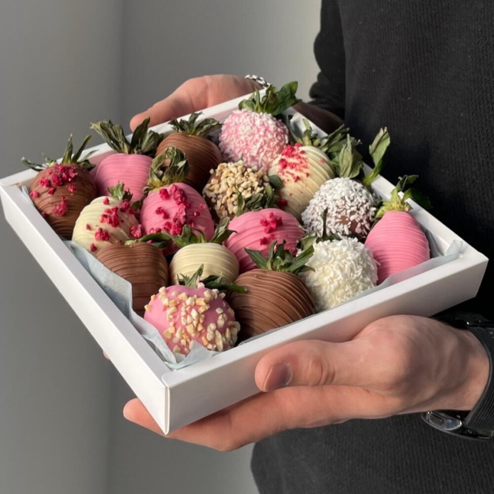 16-20 ягод клубника в шоколаде + подарок от Vivienne Sabo — румяна MACARON — фото 2