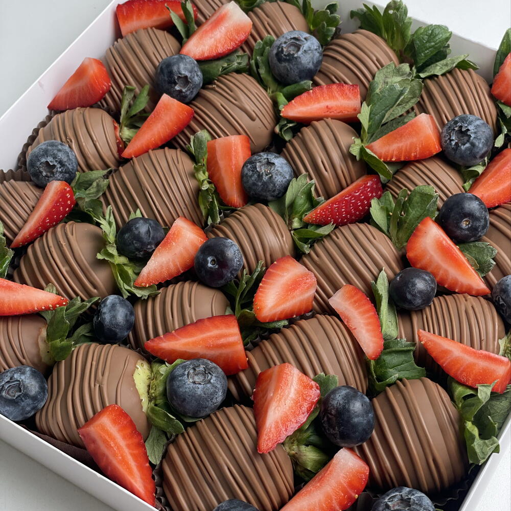 Клубника в шоколаде CLASSIC BERRY(25-35 ягод) CALLEBAUT Chocolate — фото 7