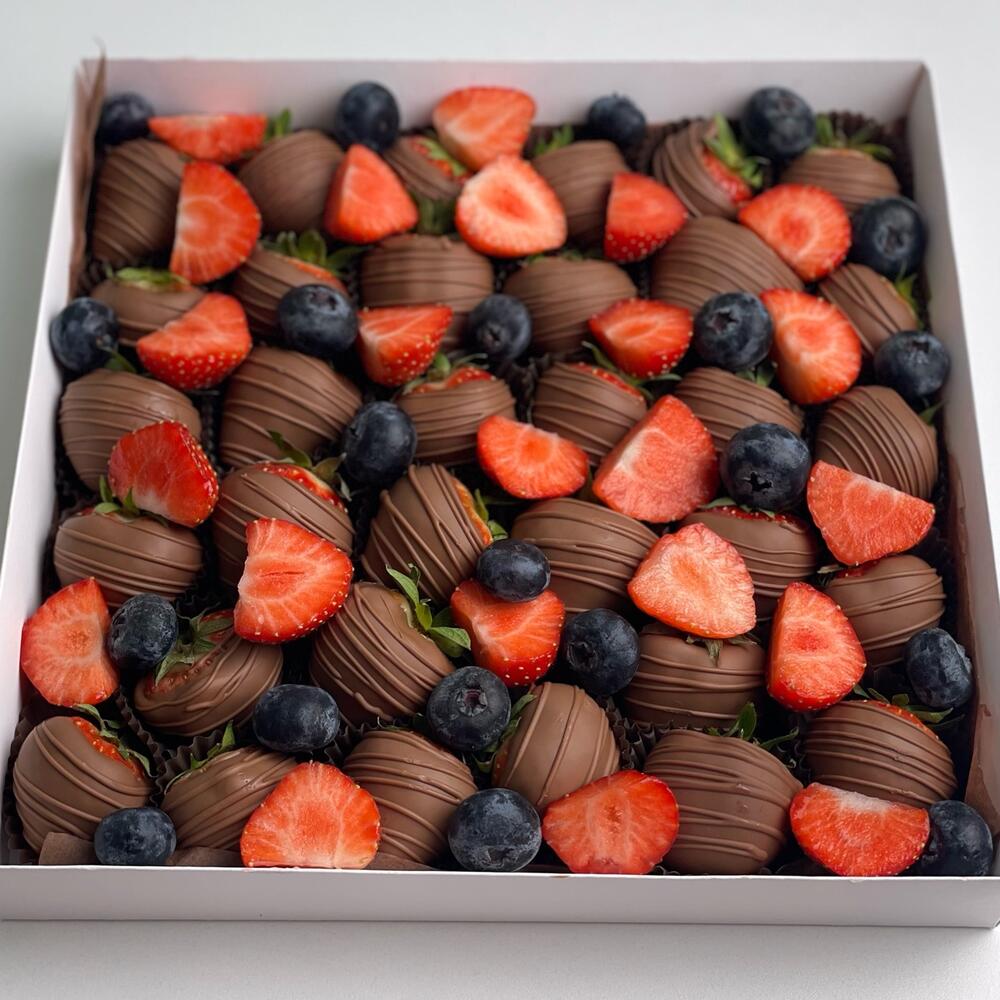 Клубника в шоколаде CLASSIC BERRY(25-35 ягод) CALLEBAUT Chocolate — фото 3