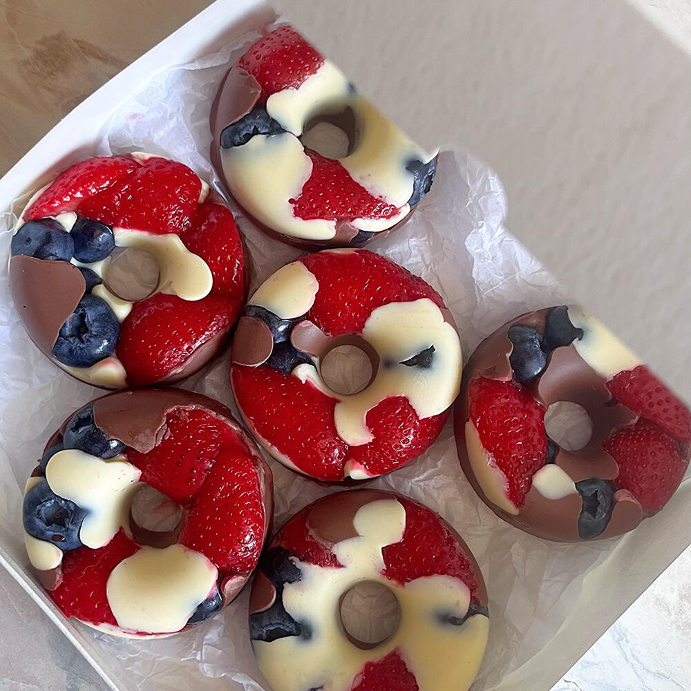 Ягодный пончик трендовый LoveDonut (Набор 3 пончика) — фото 5
