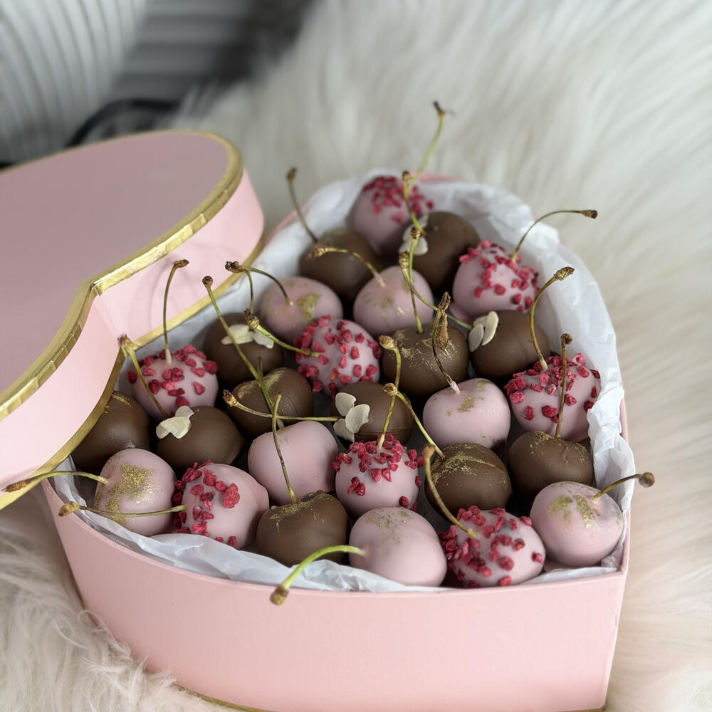 Chocolate Cherry Love Box Черешня в шоколаде (25 шт.) — фото 4