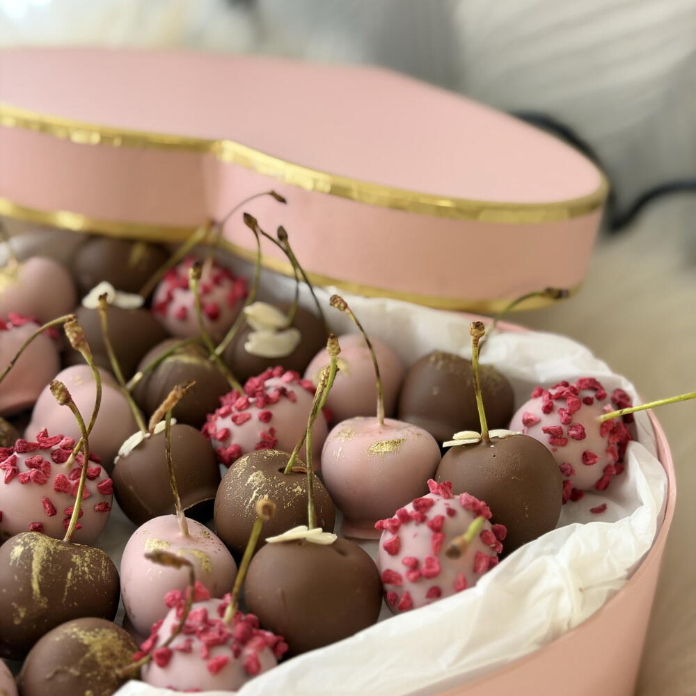 Chocolate Cherry Love Box Черешня в шоколаде (25 шт.) — фото 9
