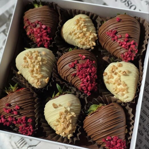 Набор 9 ягод в посыпками — фото 1