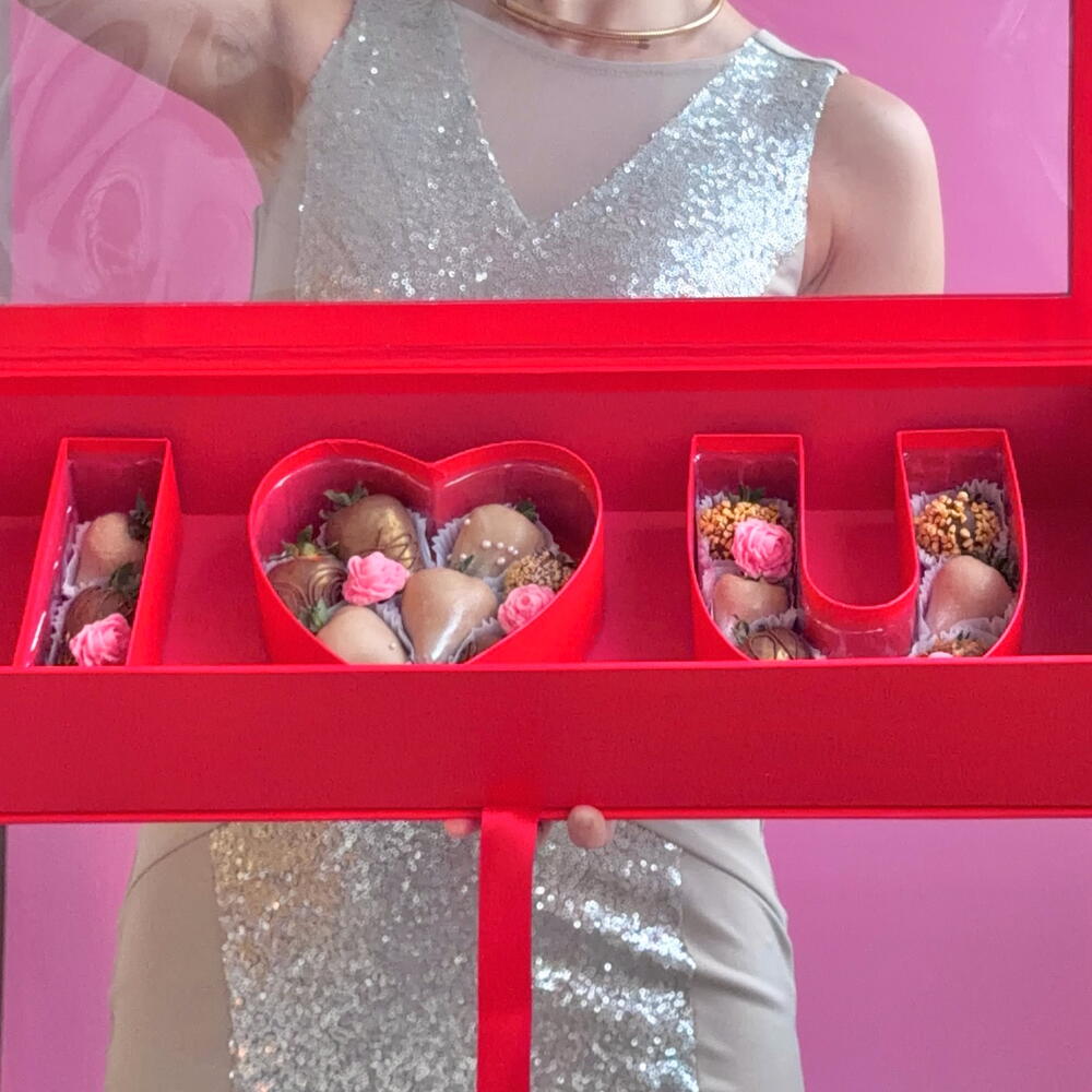 Клубника в шоколаде в коробке I love you. Подарок любимой девушке, жене. Признание "Я тебя люблю" — фото 3