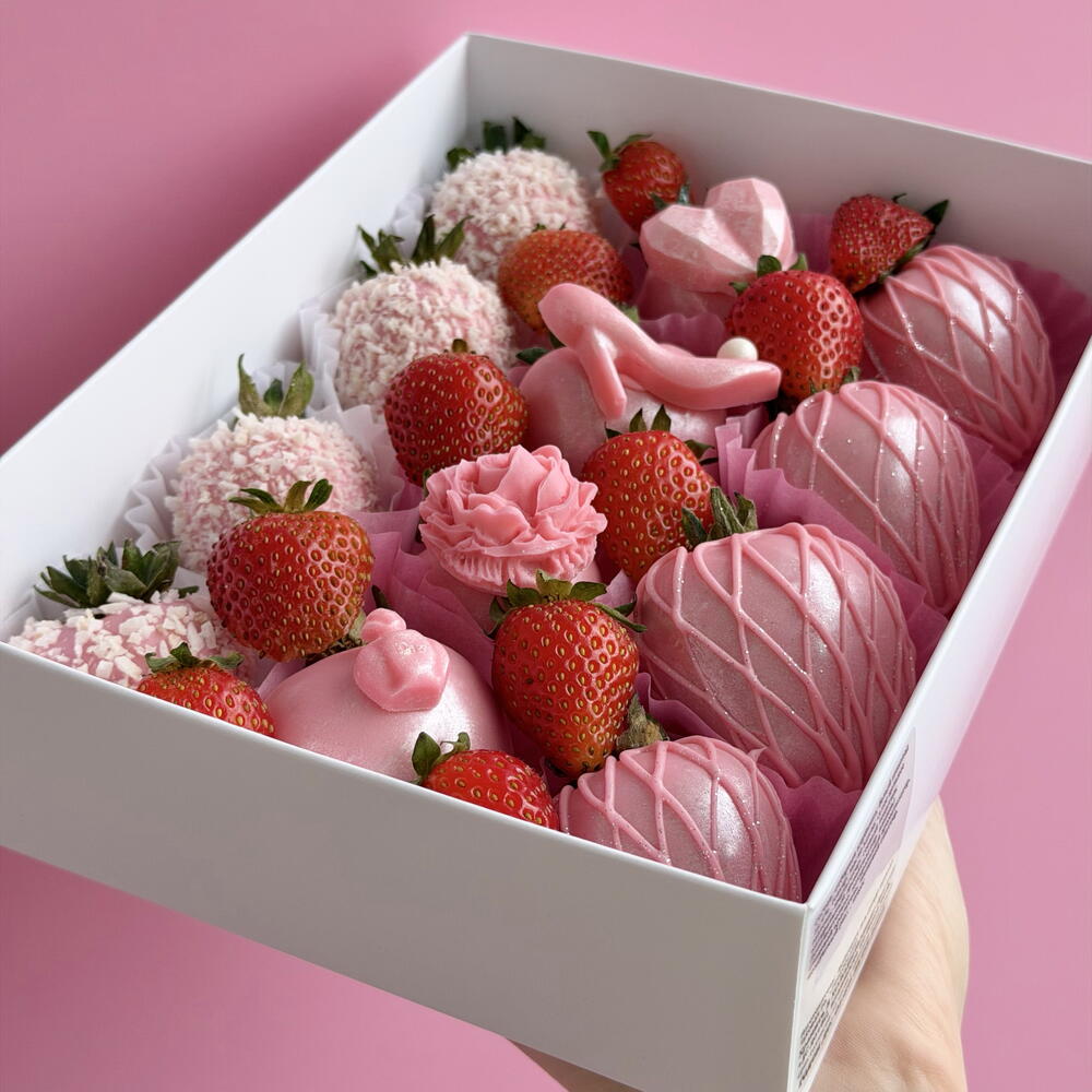Яркий набор клубники в малиновом шоколаде. Подарок девушке — фото 2