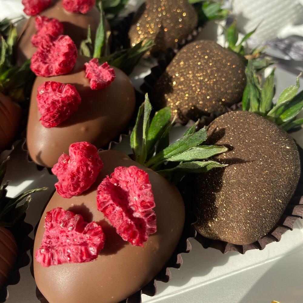 Клубника в шоколаде сияние + подарок от Vivienne Sabo - румяна MACARON — фото 4