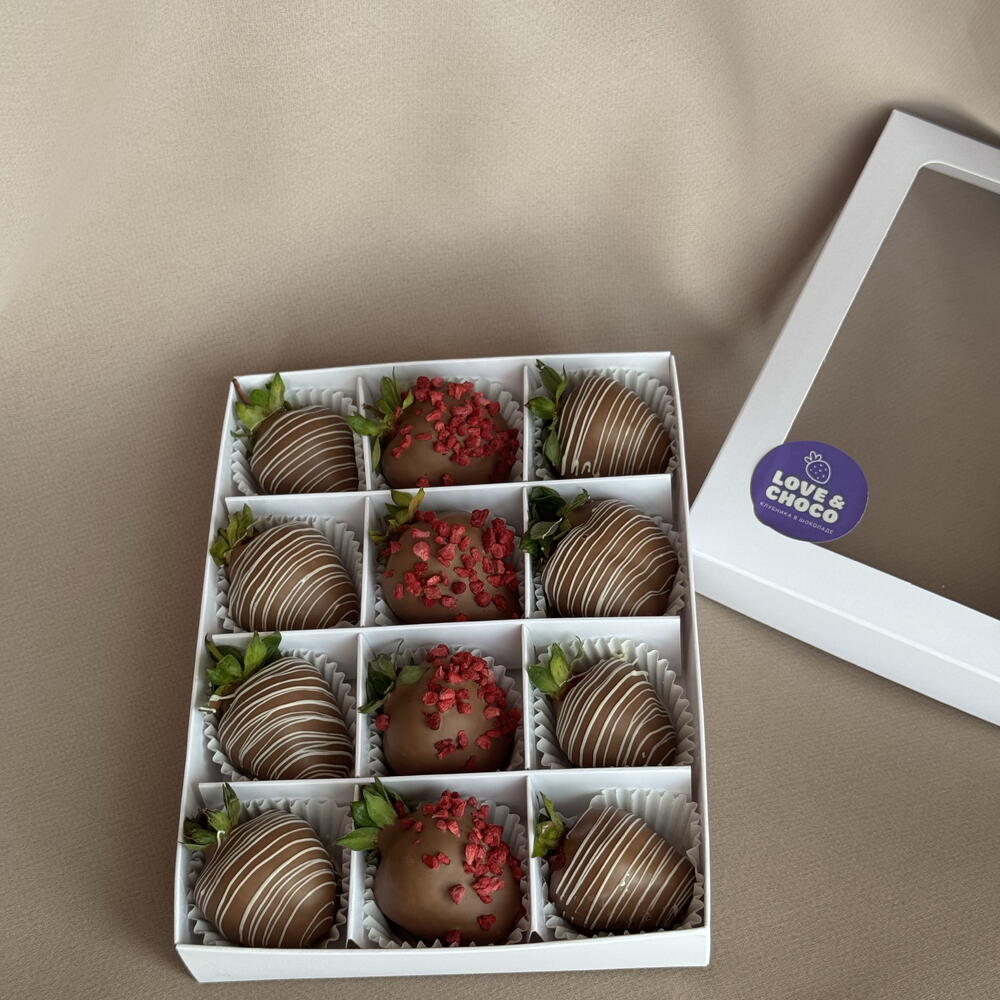 Клубника в шоколаде премиум 12 шт в коробке — фото 2