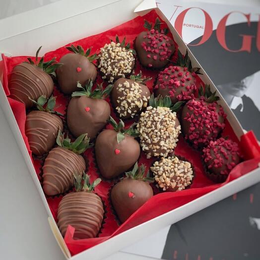 Клубника в шоколаде 16 шт, подарок любимой 🍓 — фото 1