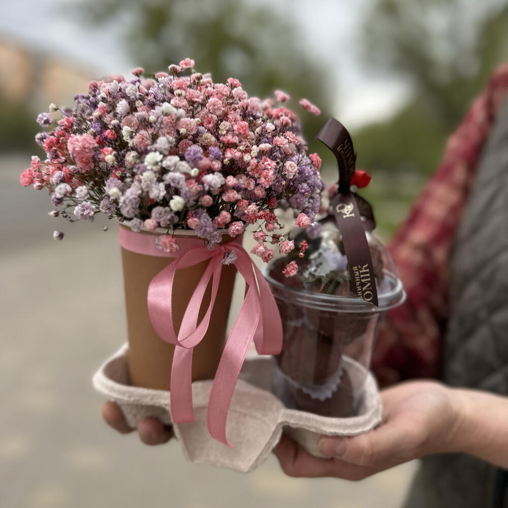Клубника в шоколаде стакан, гипсофила — фото 3