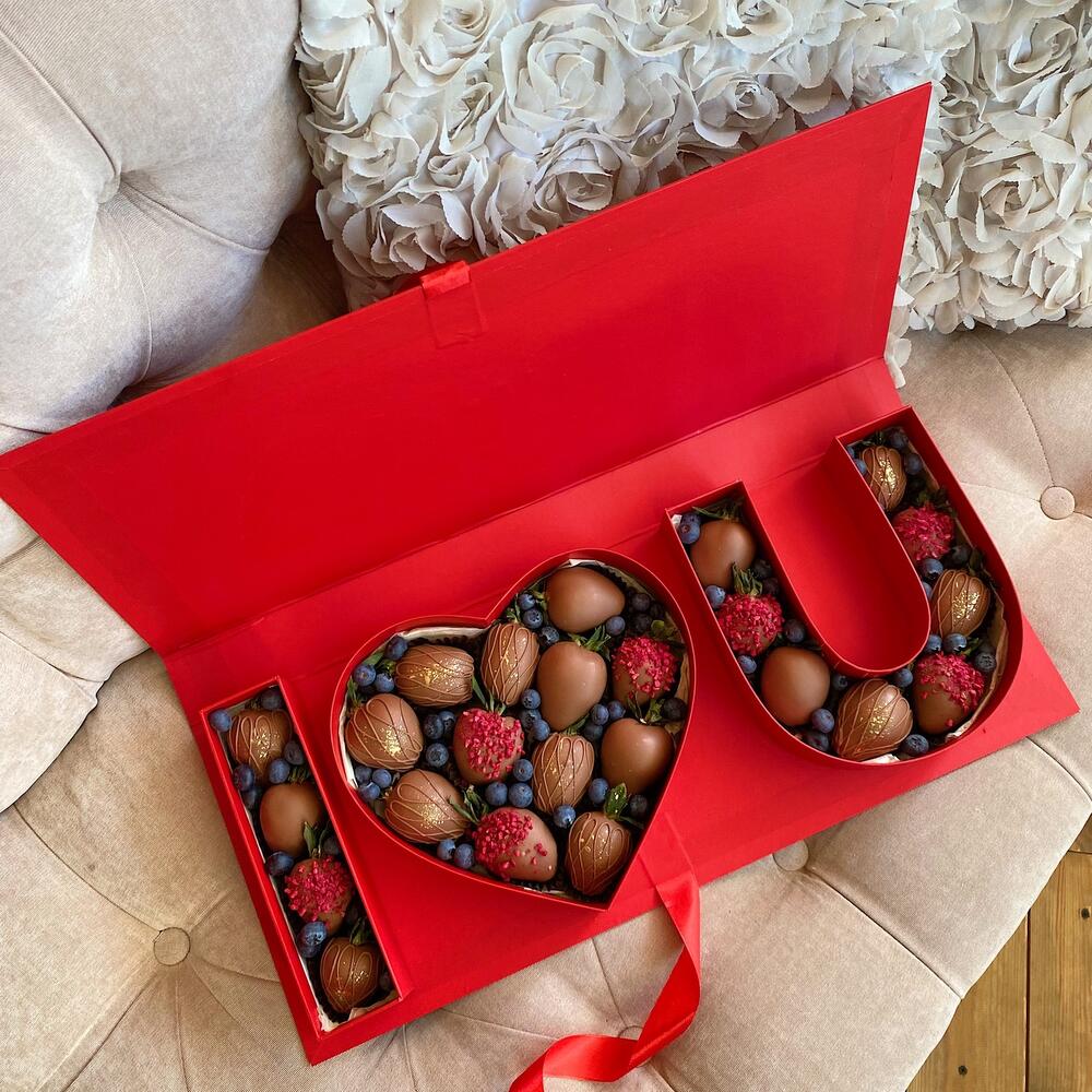 Клубника в бельгийском шоколаде в подарочной коробке I️ love you — фото 3