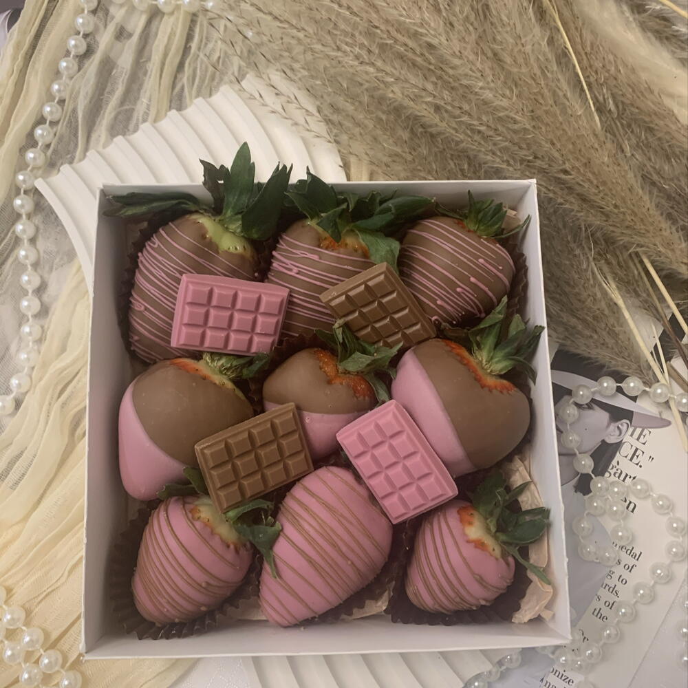 Клубника в шоколаде 9 шт «Розовое фламинго» — фото 4