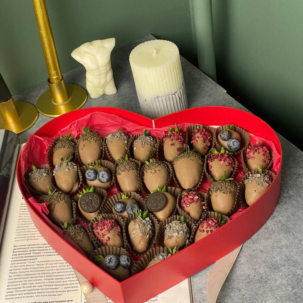 Клубника в шоколаде Съедобные букеты Сердце размер  XL 32 см (25-30 🍓) Подарок — фото 4