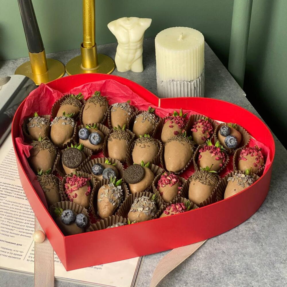 Клубника в шоколаде Съедобные букеты Сердце размер  XL 32 см (25-30 🍓) Подарок — фото 2