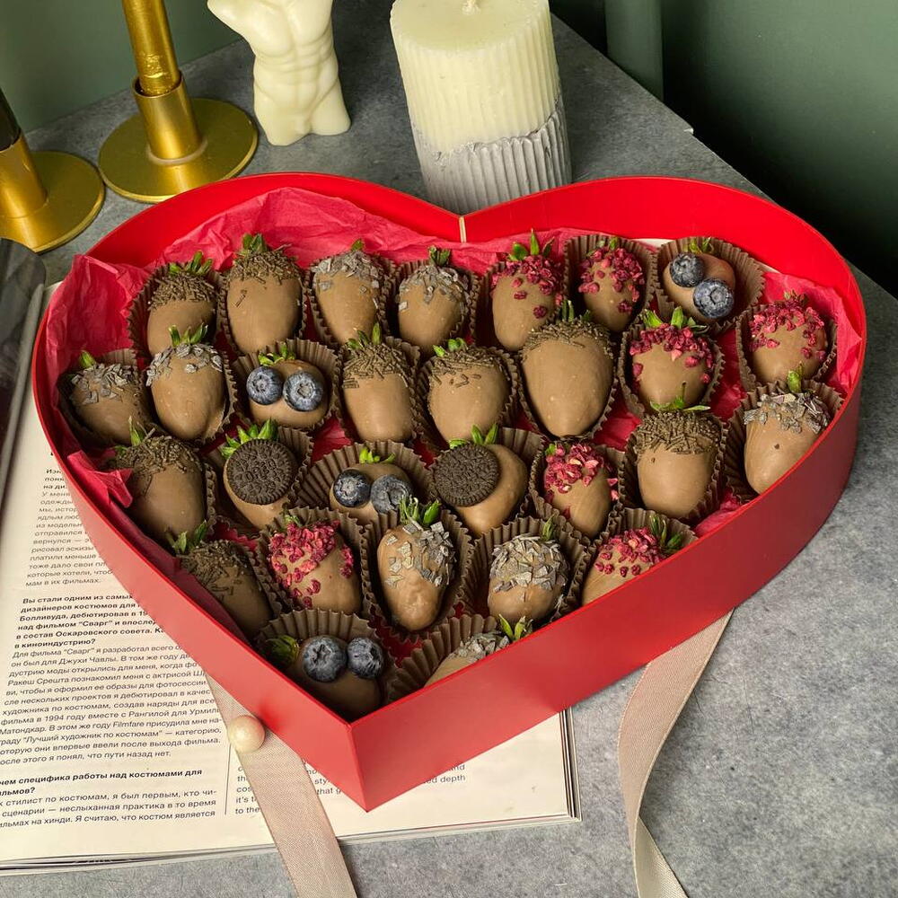 Клубника в шоколаде Съедобные букеты Сердце размер  XL 32 см (25-30 🍓) Подарок — фото 3