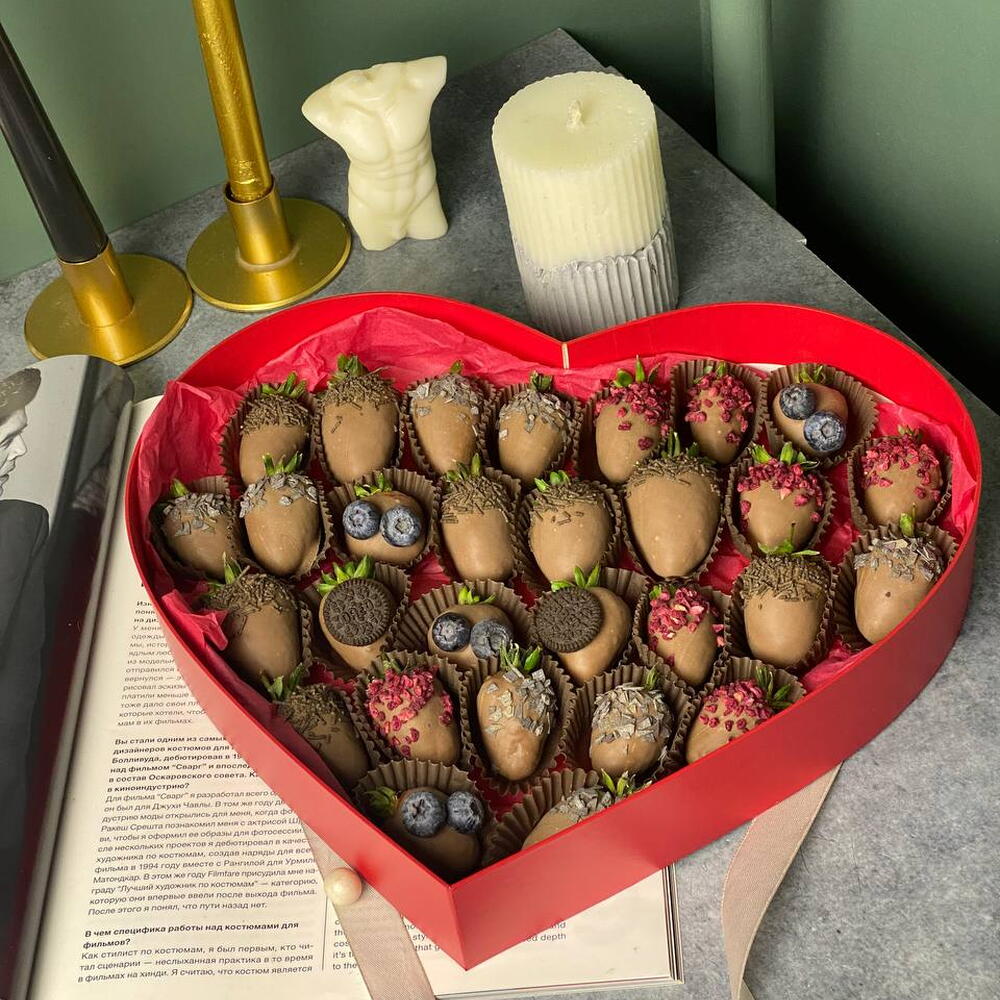 Клубника в шоколаде Съедобные букеты Сердце размер  XL 32 см (25-30 🍓) Подарок — фото 7
