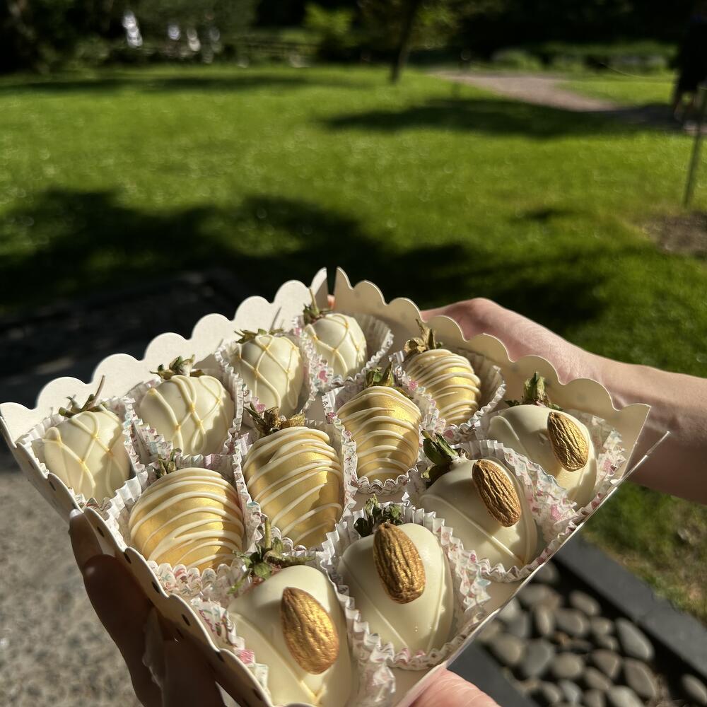 Клубника в шоколаде Подарочный набор  (9-12🍓) — фото 5