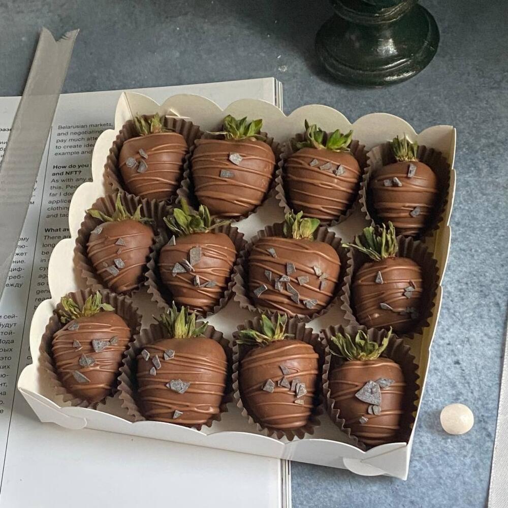 Клубника в молочном шоколаде Подарочный набор  (9-12🍓) — фото 5