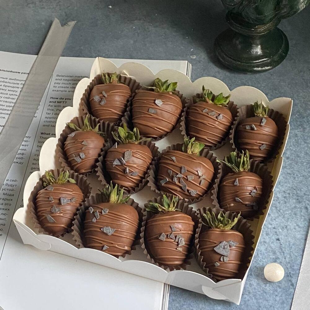 Клубника в молочном шоколаде Подарочный набор  (9-12🍓) — фото 6
