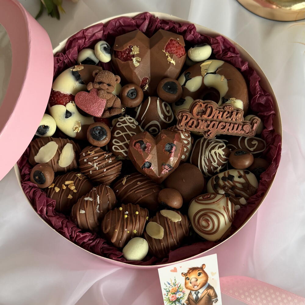 Клубника, финики, малина, голубика в шоколаде (подарок девушке, жене, подруге, коллеге, маме, на день рождения, на юбилей) — фото 7