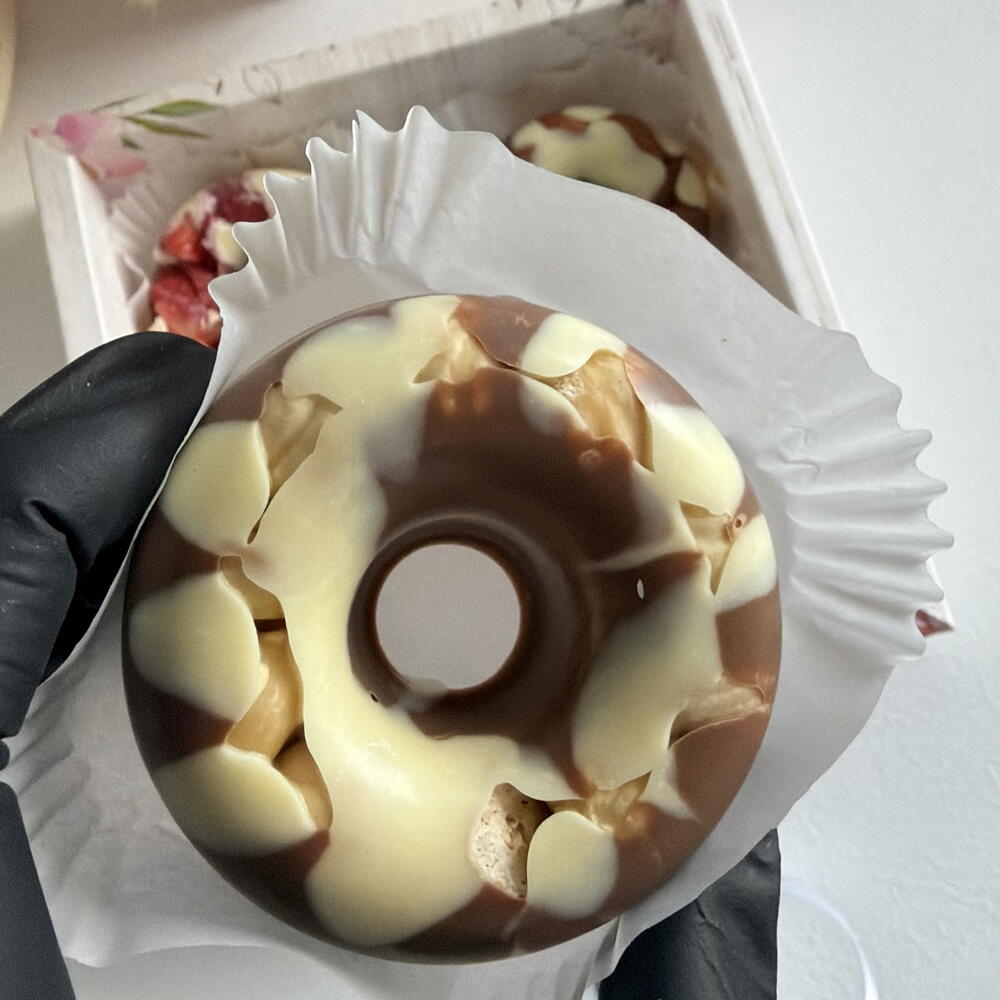 Шоколадный пончик (набор для мамы, бабушки, сестры, подруги, коллеги, себе) 4 штуки — фото 3