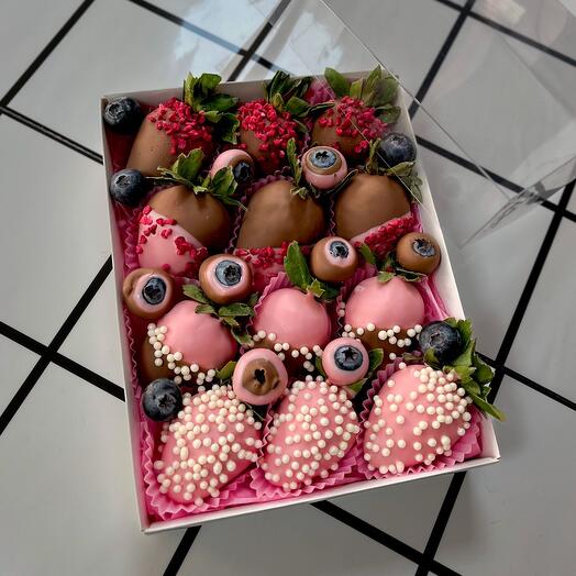 Клубника 🍓 12 шт — фото 1