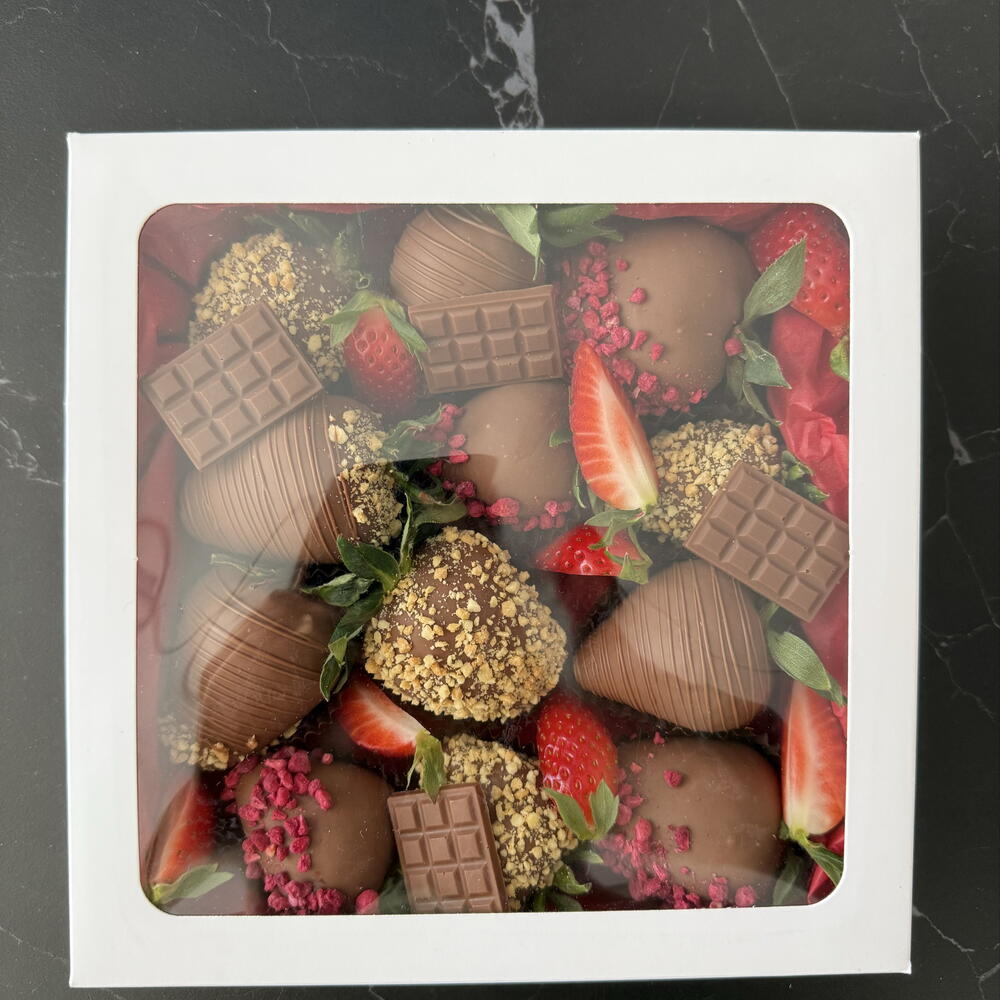 Клубника в шоколаде (Callebaut молочный шоколад) — фото 4