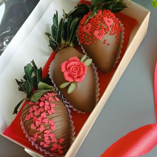 Клубника в шоколаде "3 ягоды🍓" — фото 1