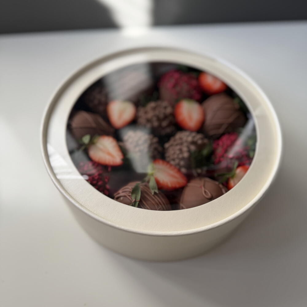 Клубника в молочном шоколаде круглая коробка — фото 2