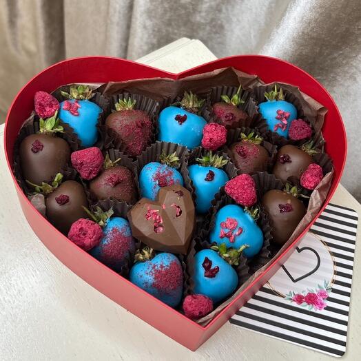 Клубника в шоколаде маме в форме красного сердца ♥️Георгиевск Пятигорск Ессентуки Винсады маме,сестре,подруге — фото 1