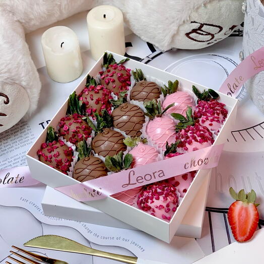 Клубника в Шоколаде 9-16шт. Бельгийский шоколад Callebaut. Подарочный набор 3091 — фото 1