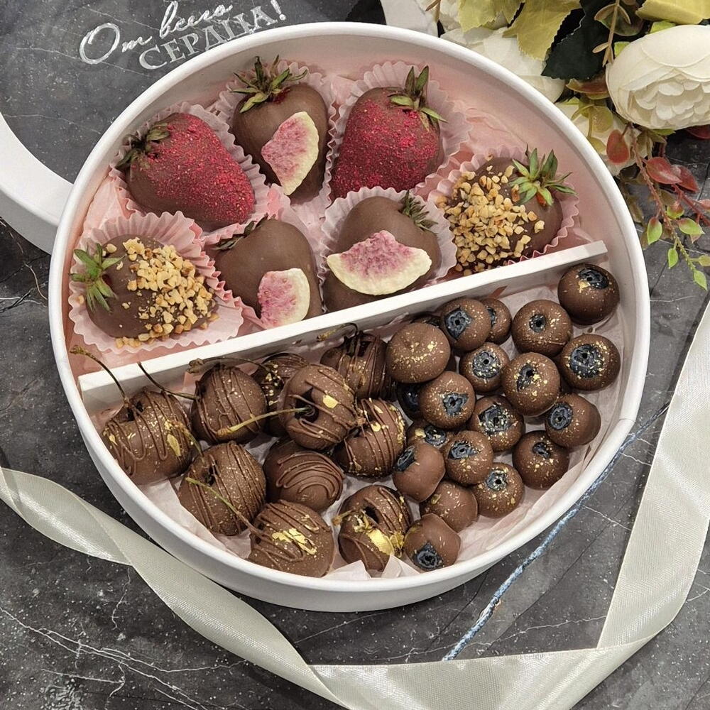 Клубника в шоколаде. Ягодный микс в шоколаде 🍓🍒🫐 — фото 3