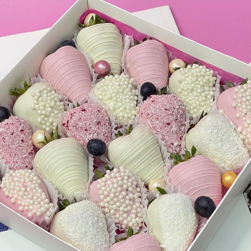 Клубника в шоколаде (20-30 ягод) «Chocolate Berry Bliss»день рождения,подарок папе,маме,родным,знакомым — фото 4