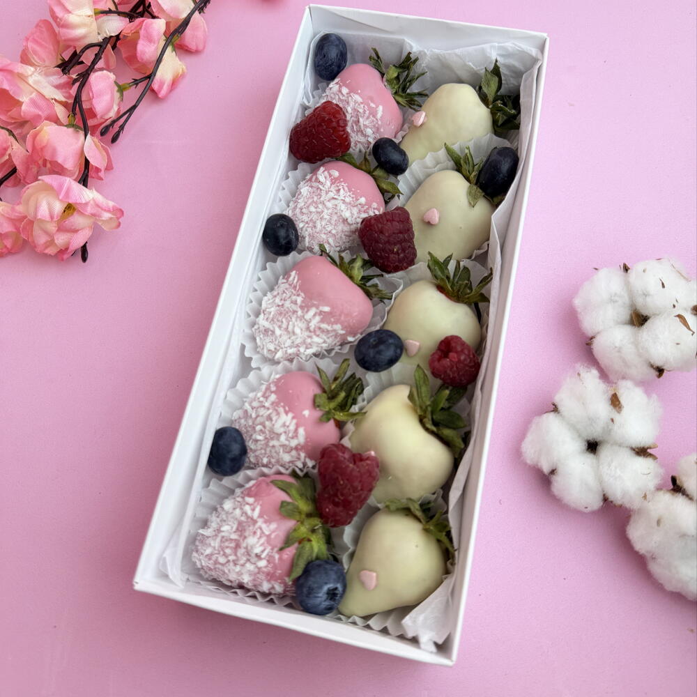 «Клубника в шоколаде с кокосом, малиной и голубикой (10 шт.)» 🍓🍫🥥🫐🍇 — фото 3