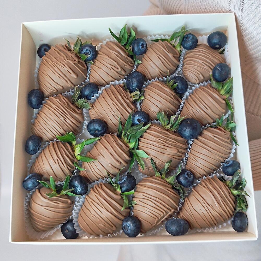 🍓 T11: клубника в шоколаде с голубикой 16-20 ягод — фото 5