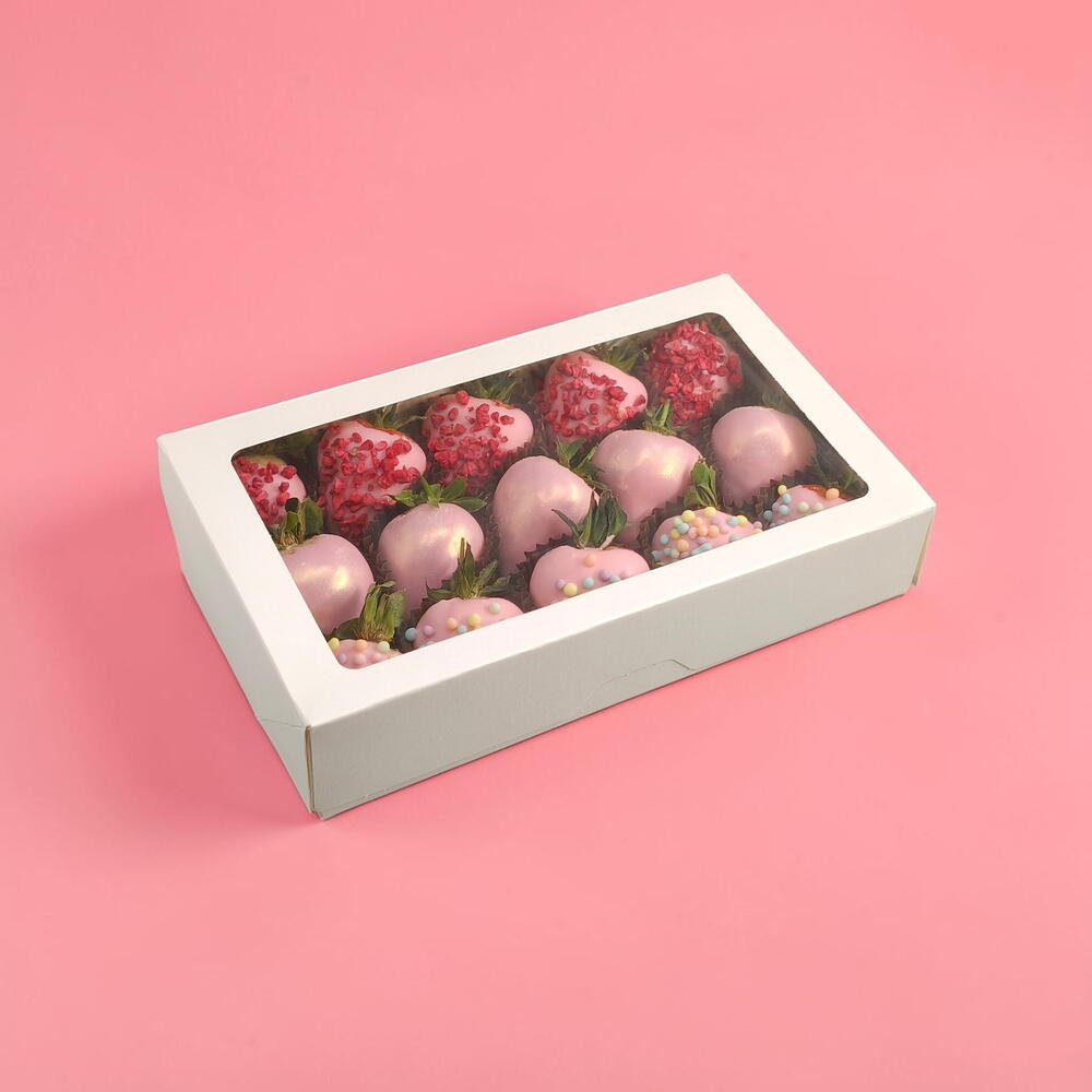 Клубника в белом шоколаде Callebaut, подарочная коробка 15 ягод | подарок девушке| маме | сестре | в день рождения | праздник — фото 2