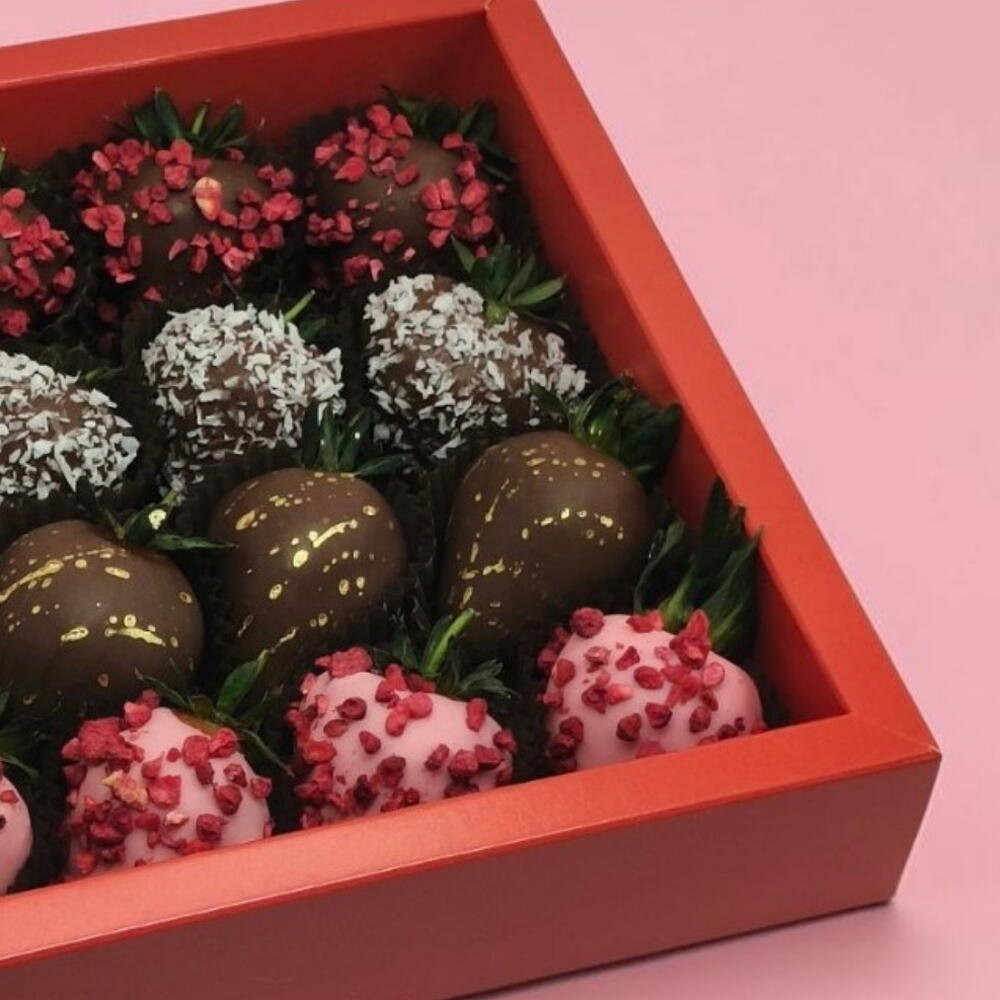 Клубника в бельгийском шоколаде Callebaut 16шт. Подарок любимой девушке — фото 5