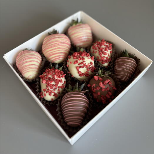 Клубника в шоколаде набор из 9 штук — фото 1