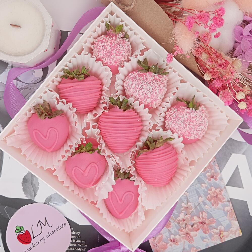 Набор из клубники в шоколаде "First Love" (9 штук) — фото 7