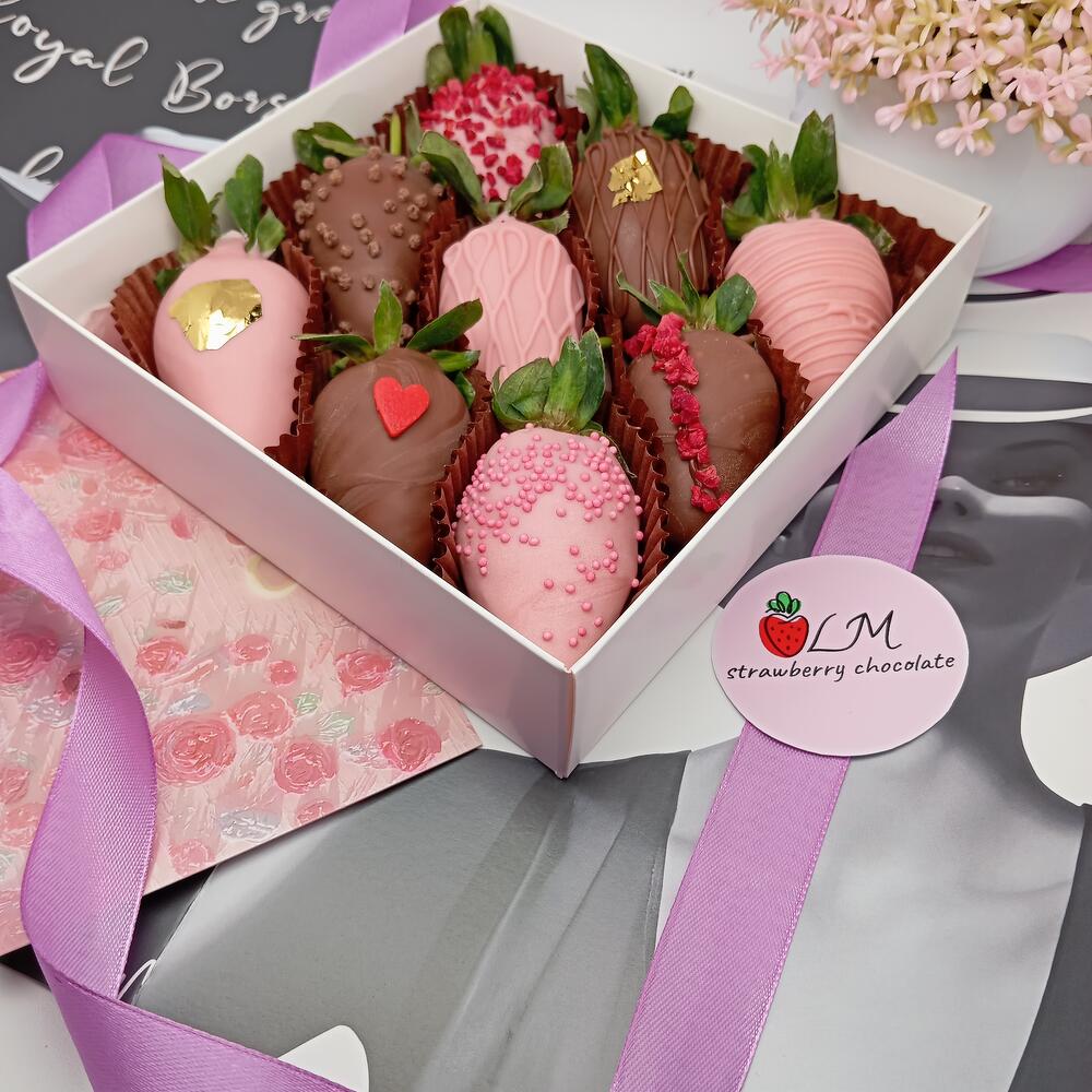 Набор из клубники в шоколаде "Pink Love" (9 штук) — фото 2