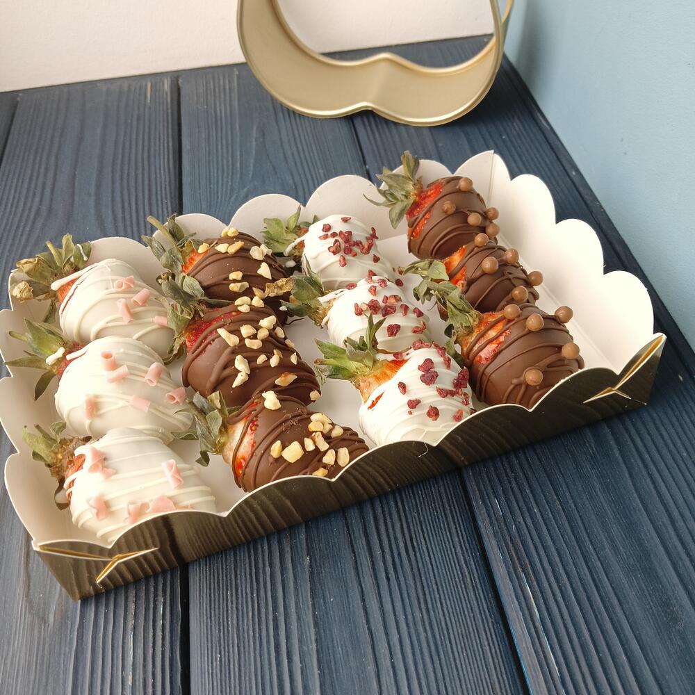 Клубника в шоколаде ассорти 4 вкуса 330 грамм — фото 2