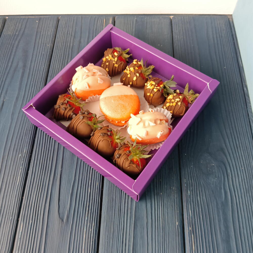 Клубника в шоколаде и миндальные пирожные — фото 6