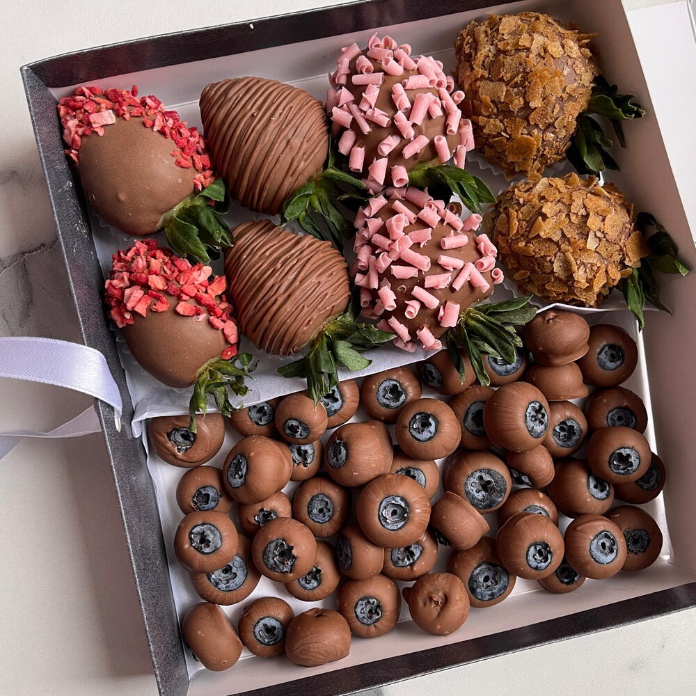 Клубника и голубика в бельгийском шоколаде Callebaut — фото 5