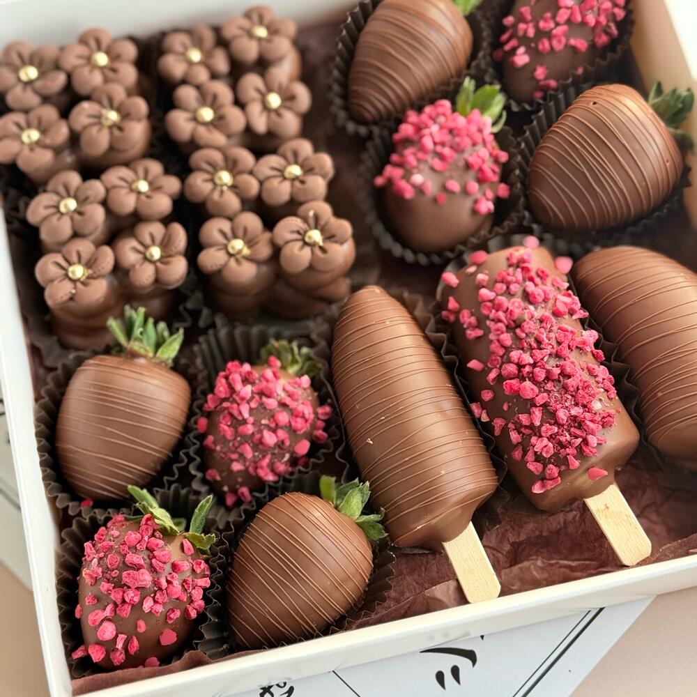 Набор комбо клубника, голубика и бананы в шоколаде 🍓🫐🍌🍫 — фото 6