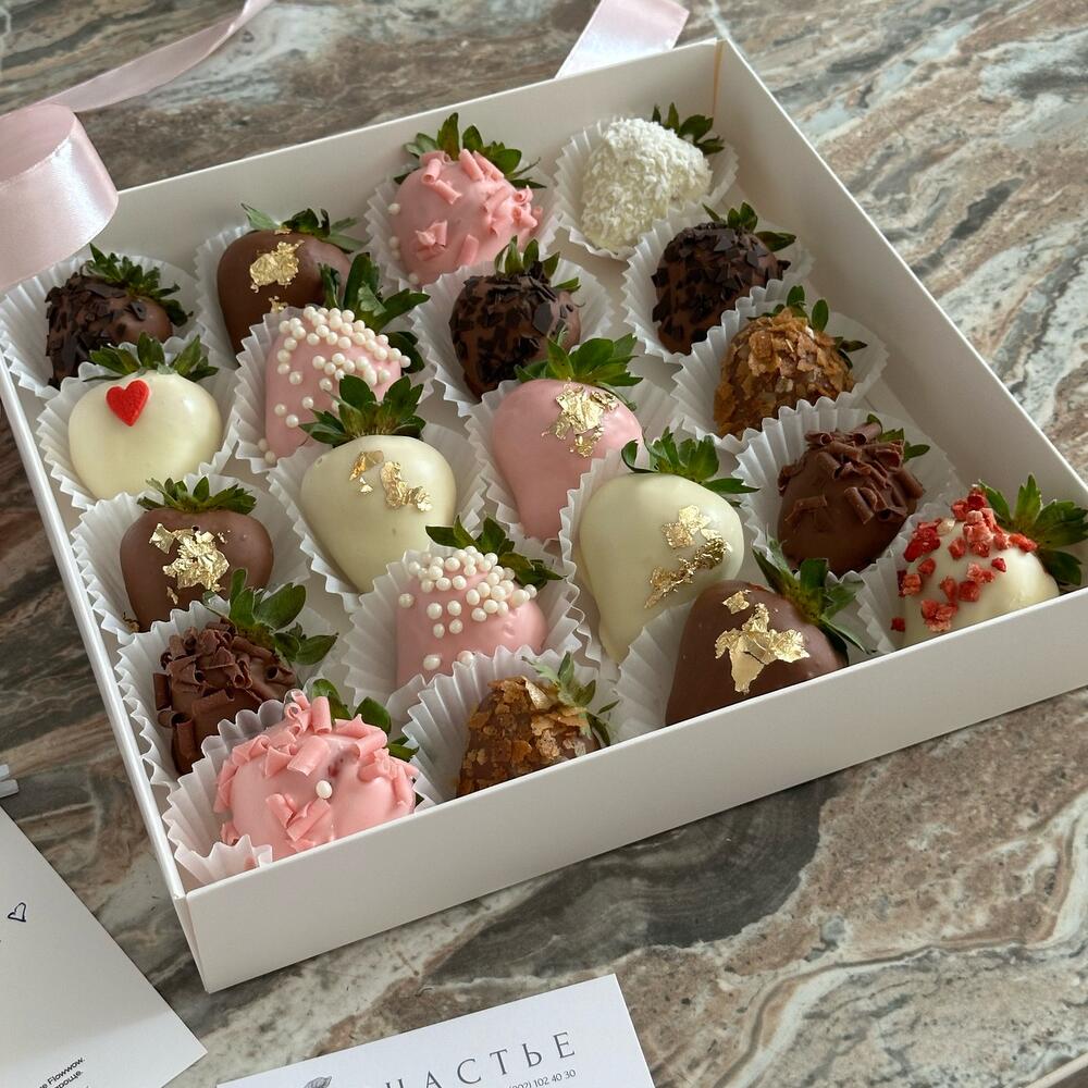 Большая коробка клубничек 20 штук 🍓 — фото 3