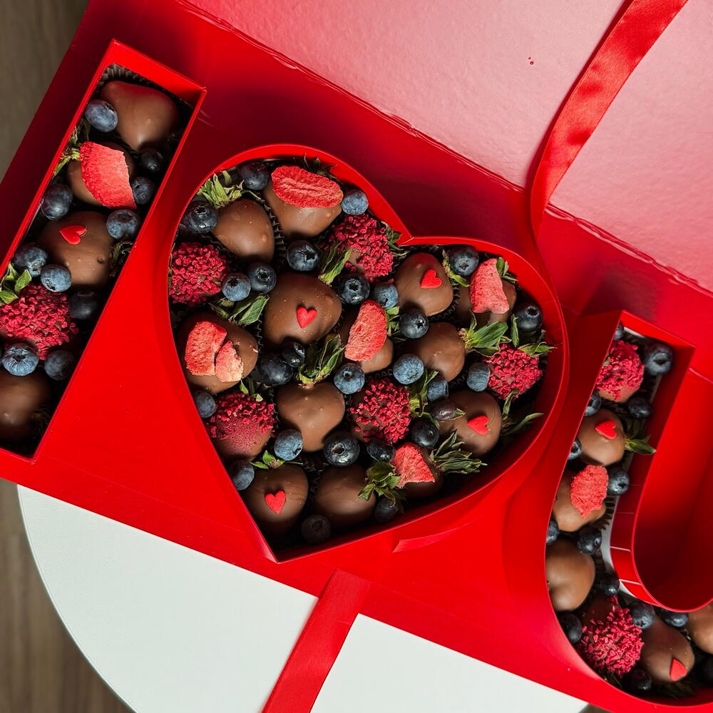 Клубника I love U на 14 февраля красный — фото 3