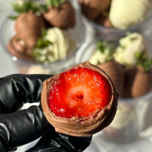 Клубника в шоколаде в стакане 🍓 — фото 1