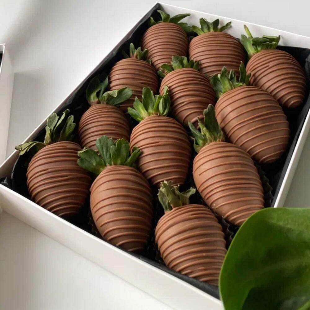 Клубника в шоколаде 12 ягод 🍓« Любимая классика » — фото 2